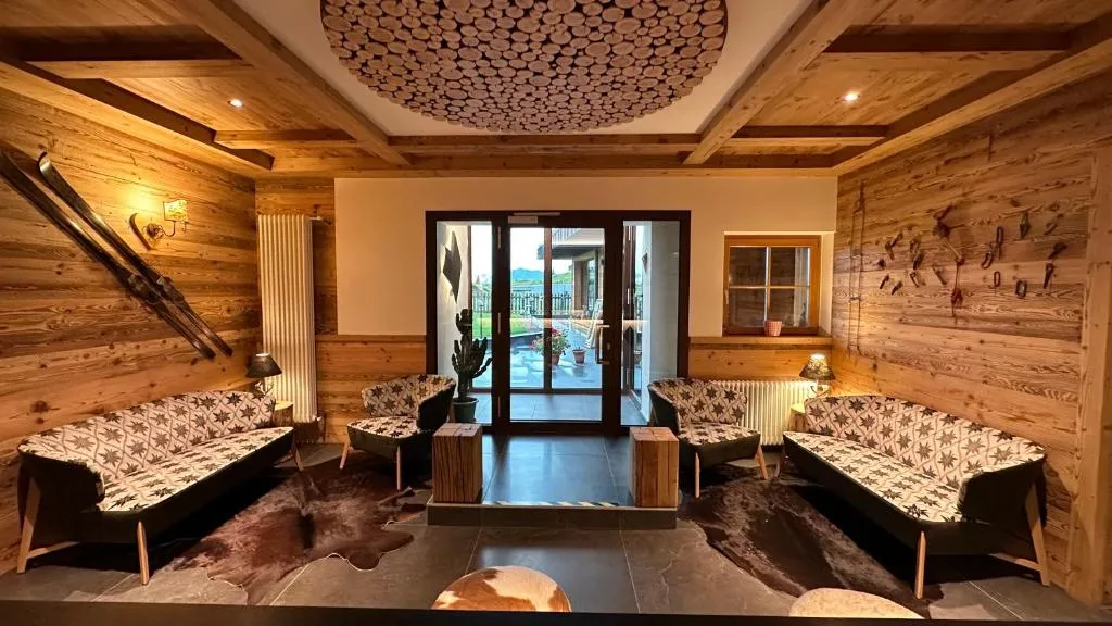Albergo Vezzana, hotel in Passo Rolle