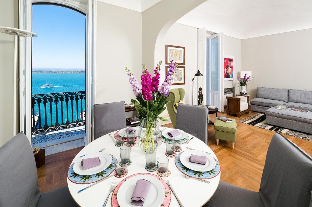 Duomo Sea View Suite by Ortigia Apartments - 2