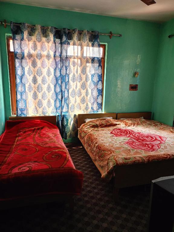 Queen Palace guest house — Hotel in Srinagar