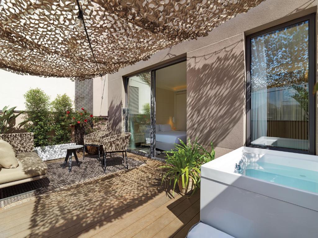 H10 우르퀴나오나 플라자 호텔