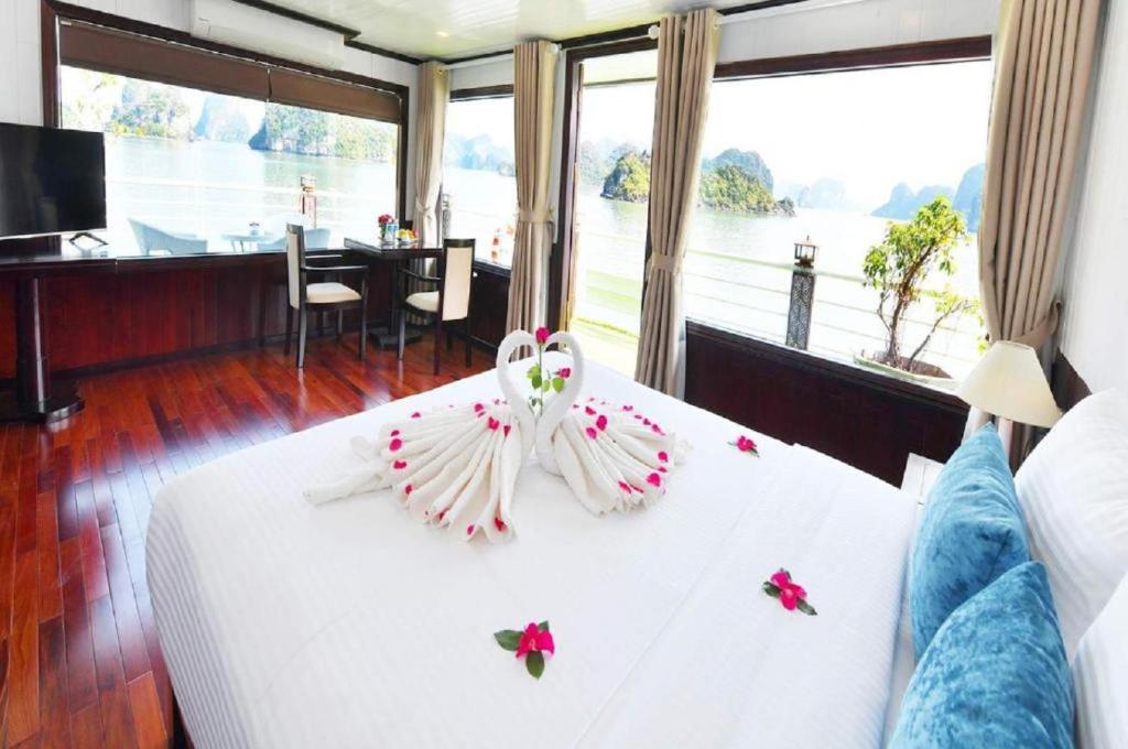 Halong Silversea Cruise photo