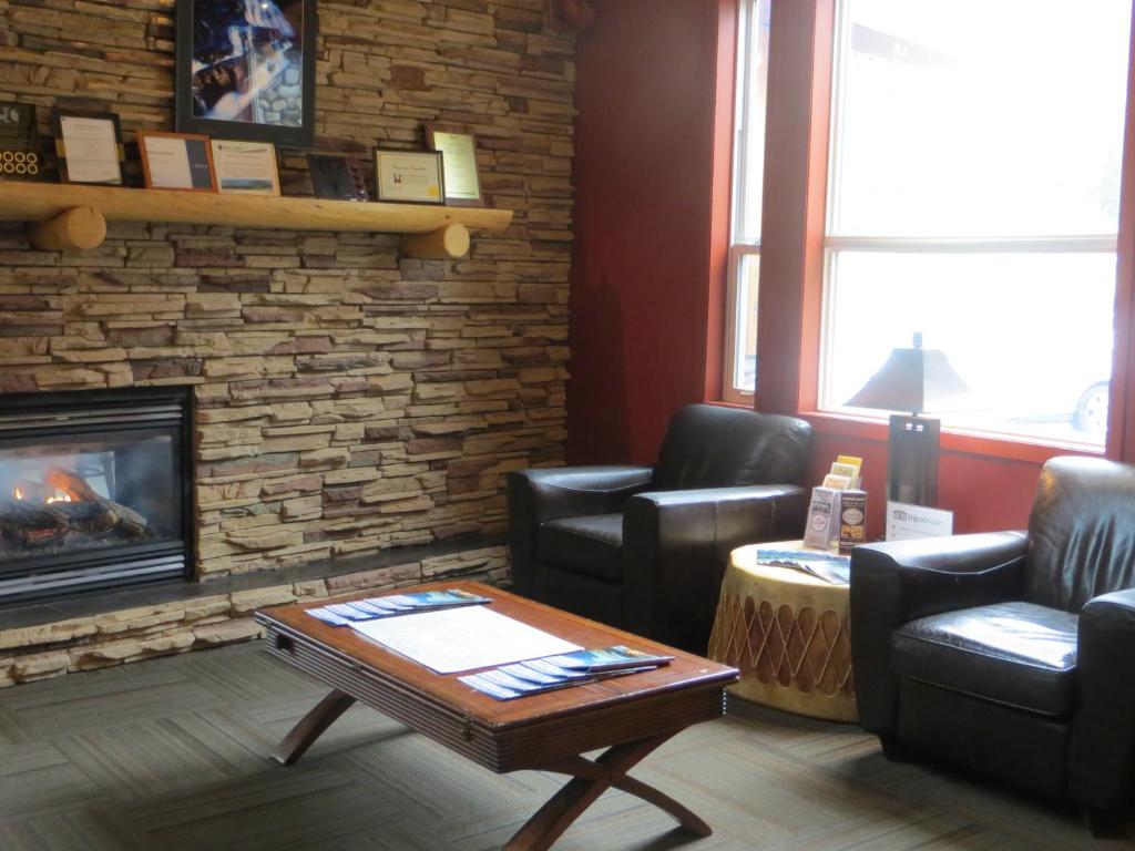 Waterton Lakes Lodge Resort photo