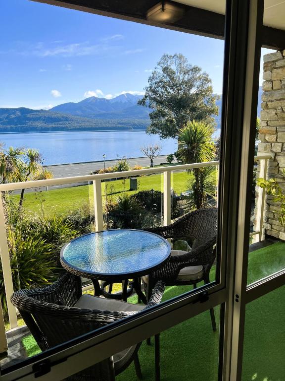 Fiordland Lakeview Motel and Apartments 전경