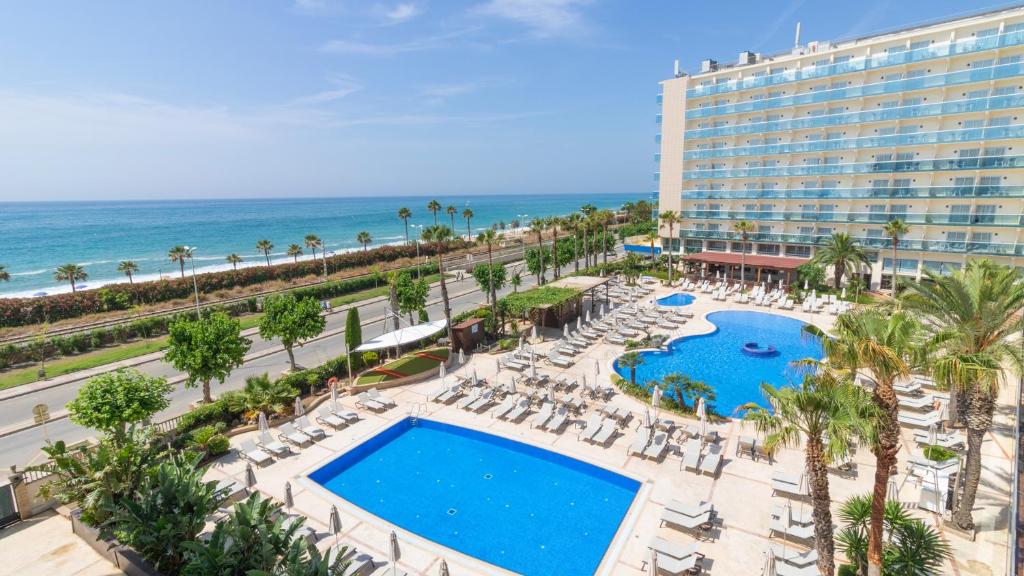 Golden Taurus Aquapark Resort — Basen in Pineda de Mar, Katalonia