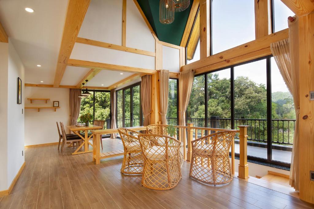 Lat Valley Retreat Village