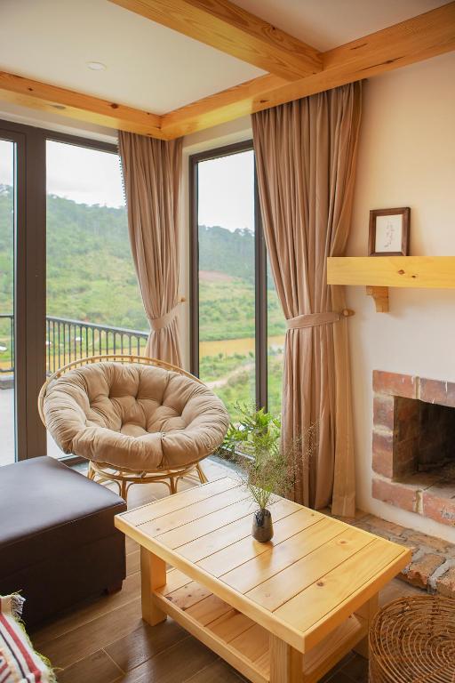 Lat Valley Retreat Village
