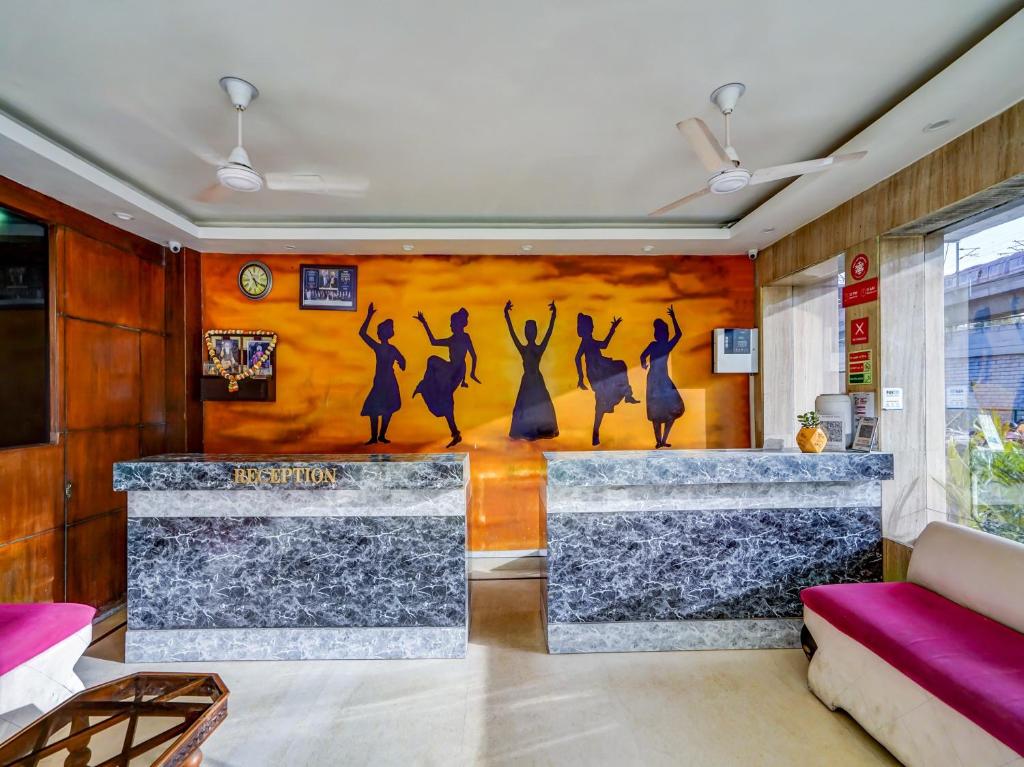 フロント・ロビー