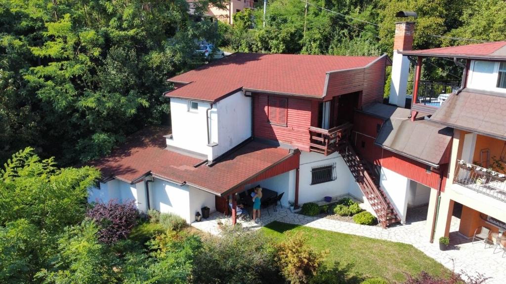 Mott Residence photo