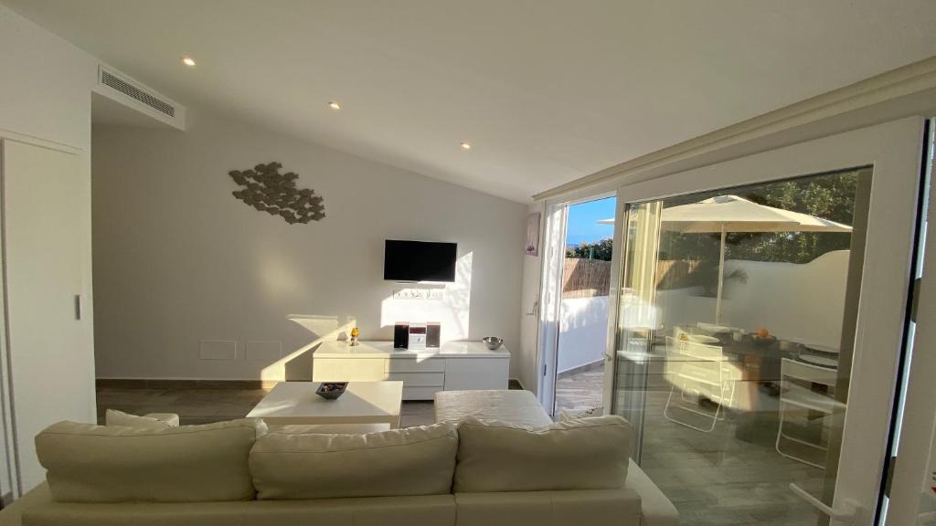 Luxury oceanfront villa in an idyllic location no1 - 2