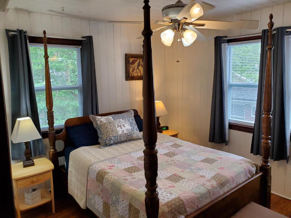3864 Walsh Street Apartment photo