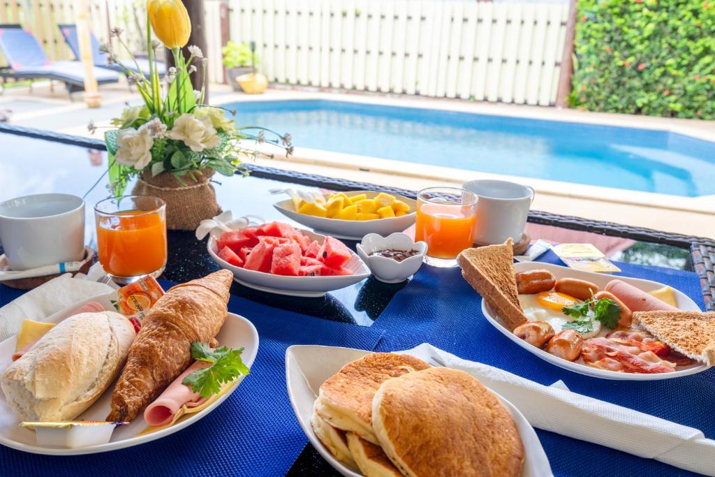 Food and beverages, Villa Ayutthaya at Kantiang Bay in Koh Lanta