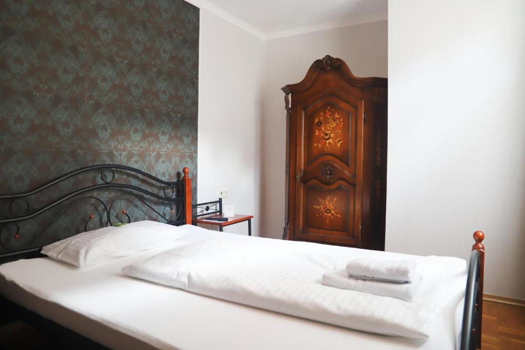 Hotel Schwarzer Adler photo