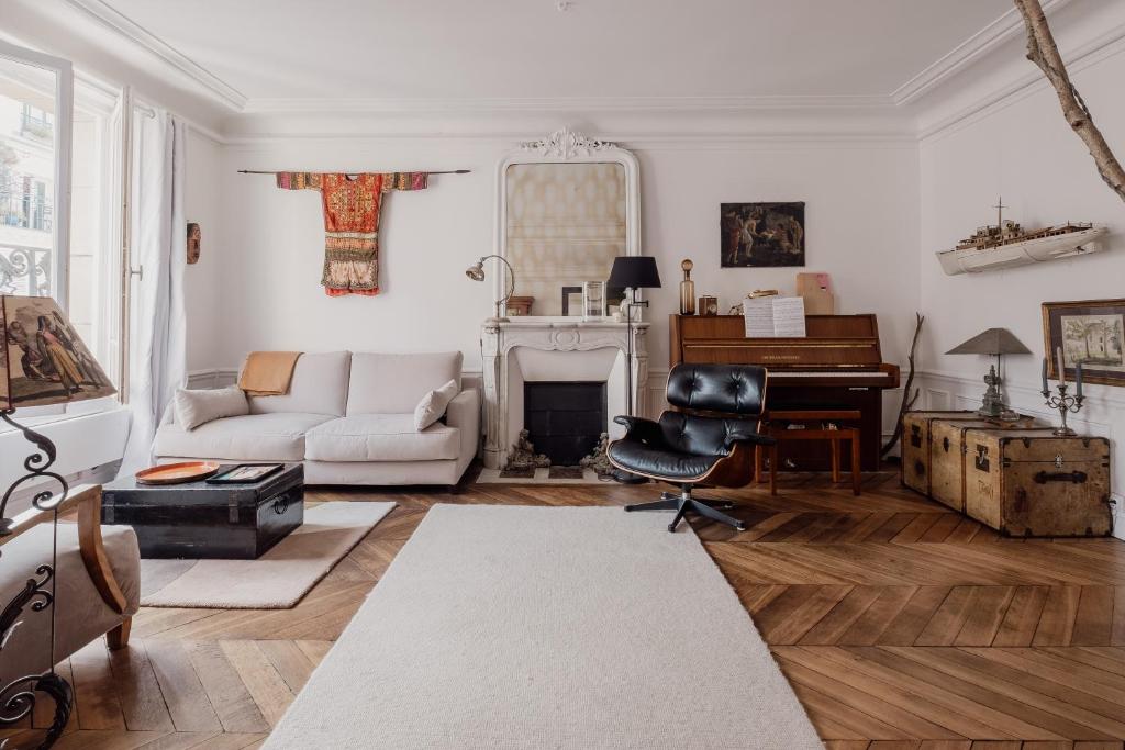 Veeve - Mid-century Mystique - 5