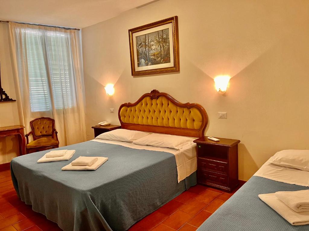 Hotel Canada — Hotel rooms in Venice, Veneto