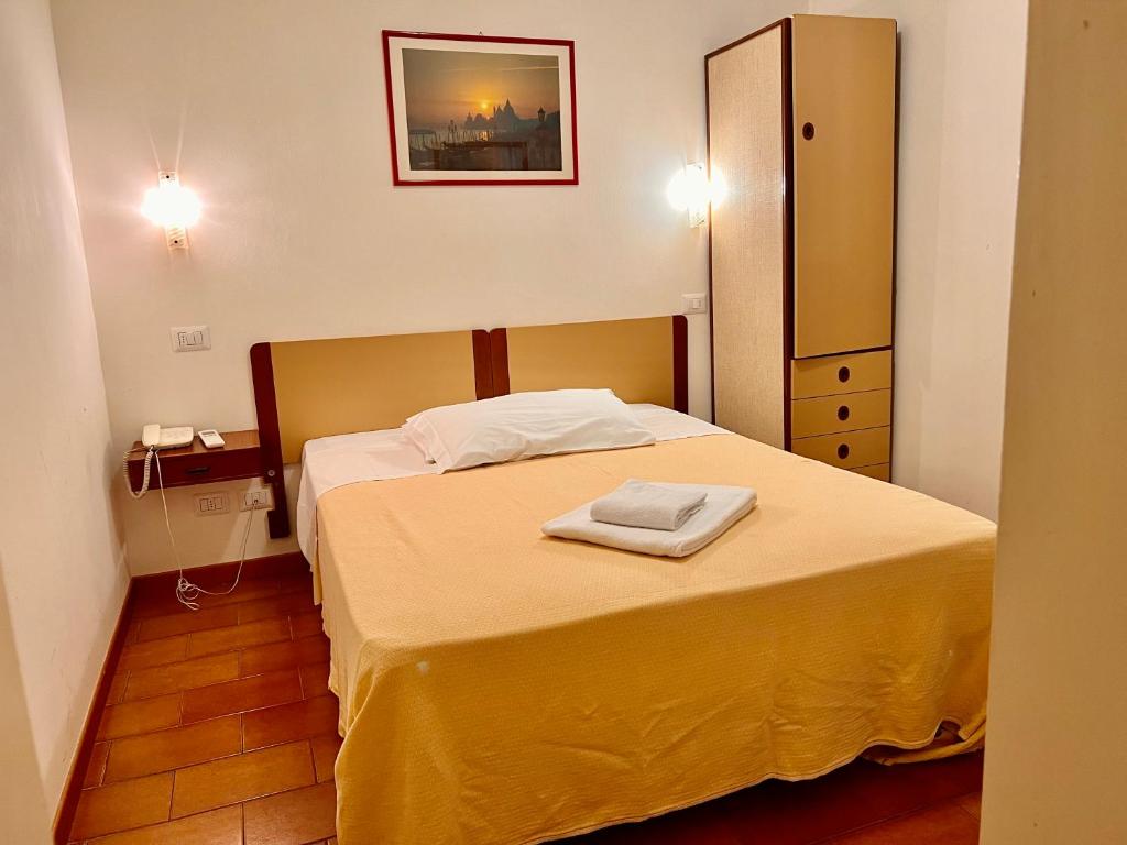 Hotel Canada — Hotel rooms in Venice, Veneto
