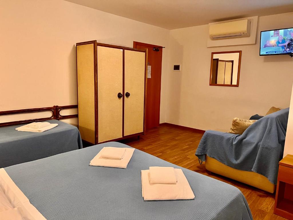 Hotel Canada — Hotel rooms in Venice, Veneto