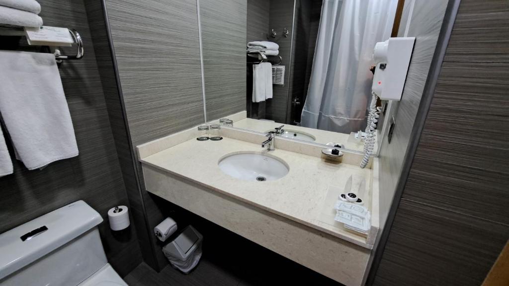 Hotel Diego de Almagro Calama Express photo
