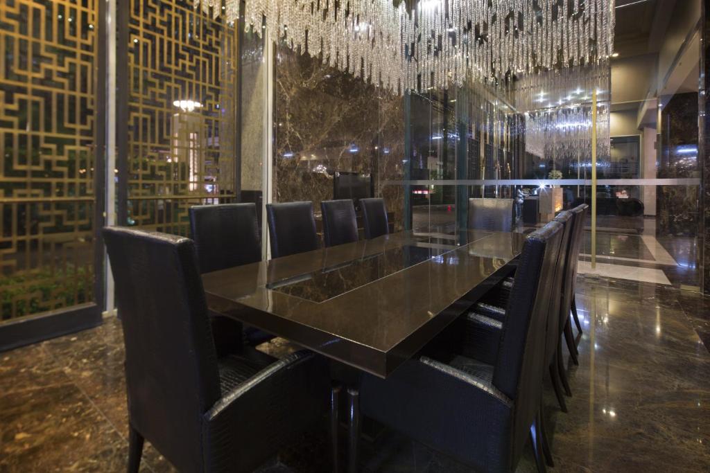 Great food & dining