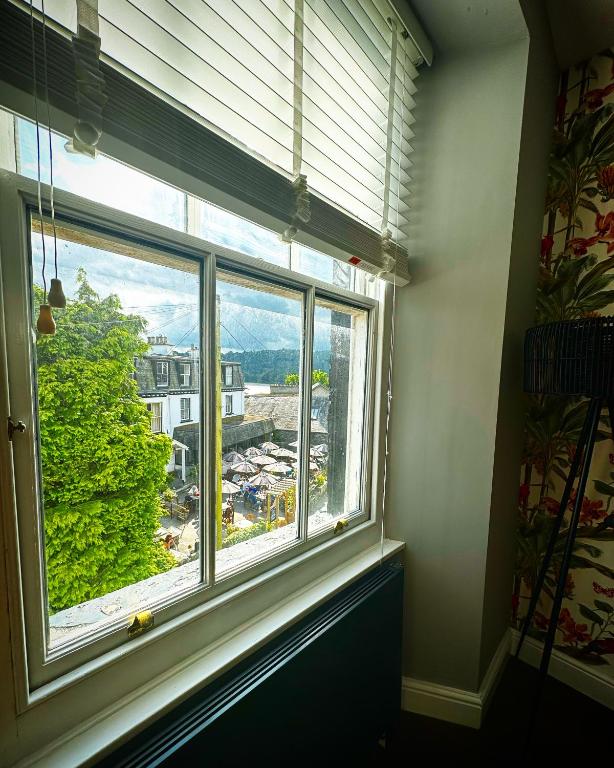 1 West End Boutique Apartment photo 8