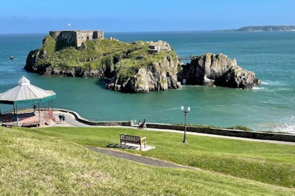 5 min walk to Beaches & Pembrokeshire Coast Path, Pembrokeshire