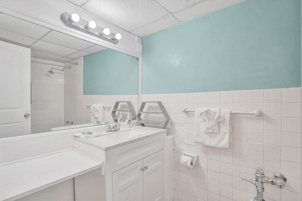 Dip 2360 - Amazing Studio- 1Bath, Hallandale Beach - FREE PARKING photo