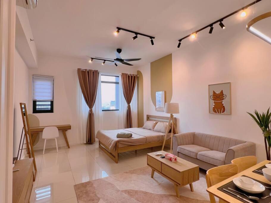 Cozy & Homely Chambers KL@3 Mins Walking Distance to LRT & Monorail, Kuala Lumpur