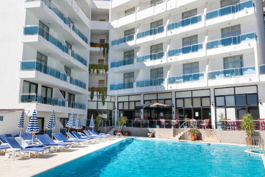 Ponz Hotel photo