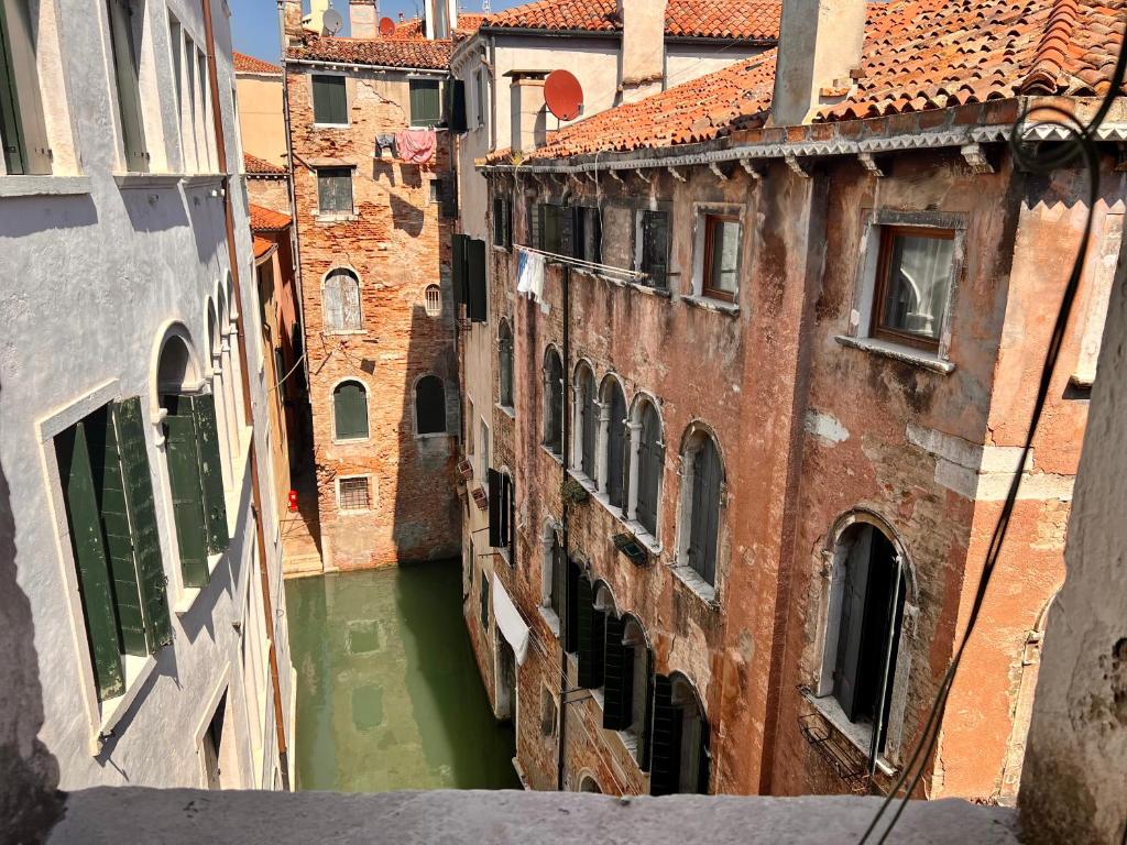 Hotel Canada — Hotel rooms in Venice, Veneto