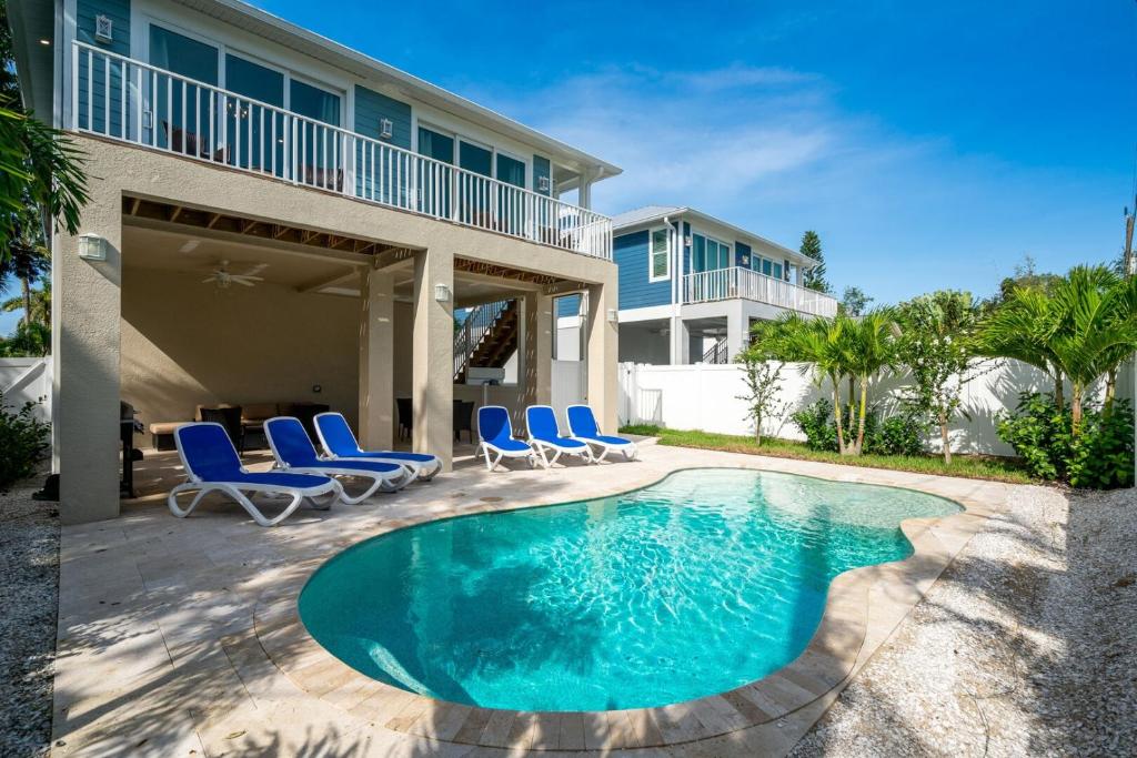 TWO, YES, TWO brand new homes, side by side, creating the Palace to fit the entire crew, home, Fort Myers Beach