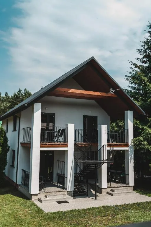 Sonyachni bungalo, Hotel in Melʼniki