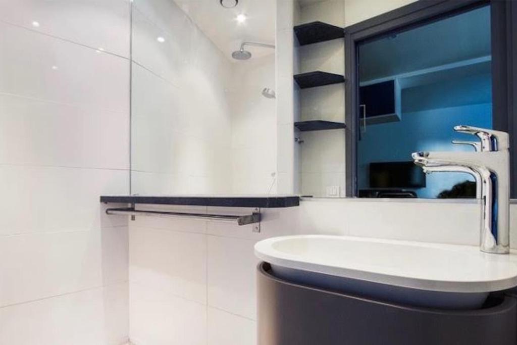 Wonderful Studio in Heart of Paris - 2