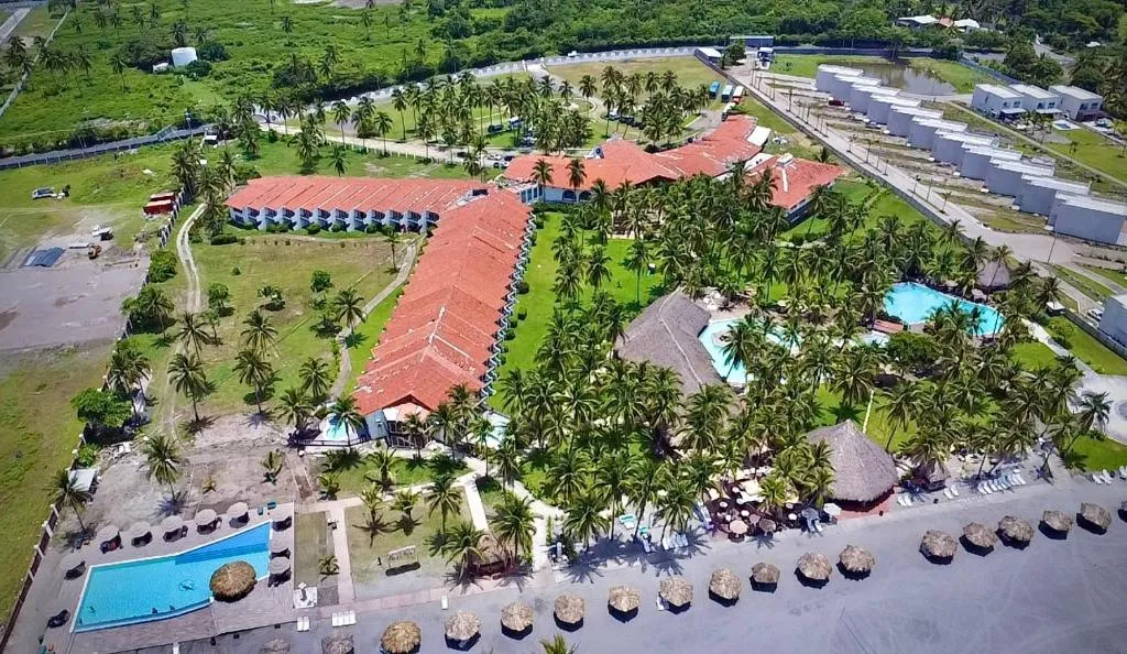 HOTEL TESORO BEACH，位于San Luis La Herradura的酒店
