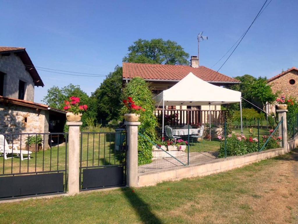 Gîte Maurs, 2 pièces, 3 personnes - FR-1-742-62