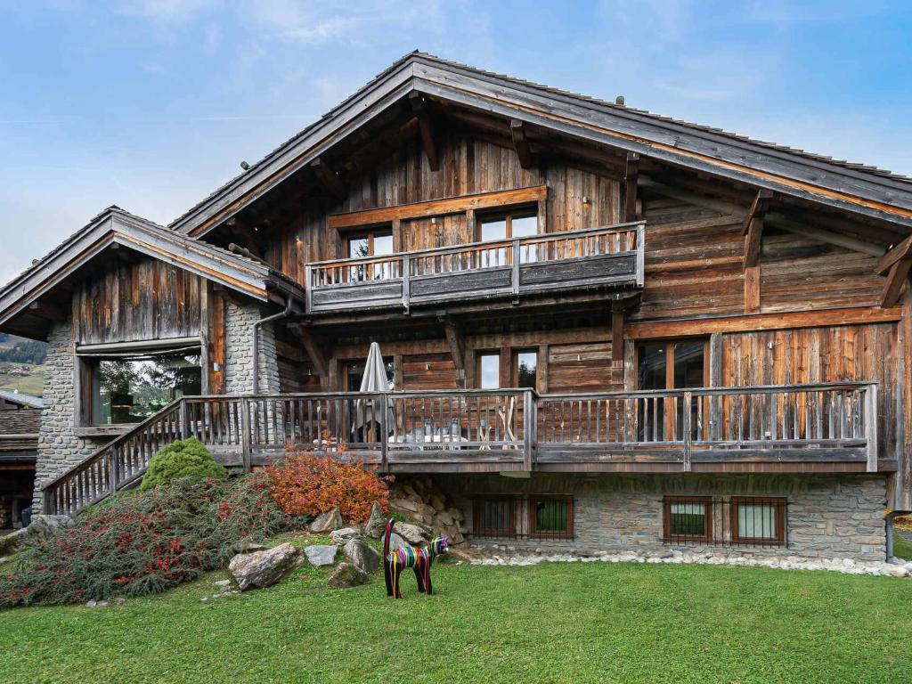 Luxueux chalet 6 chambres avec jacuzzi et home-cinéma à Megève, proche centre - FR-1-569-93 - 3