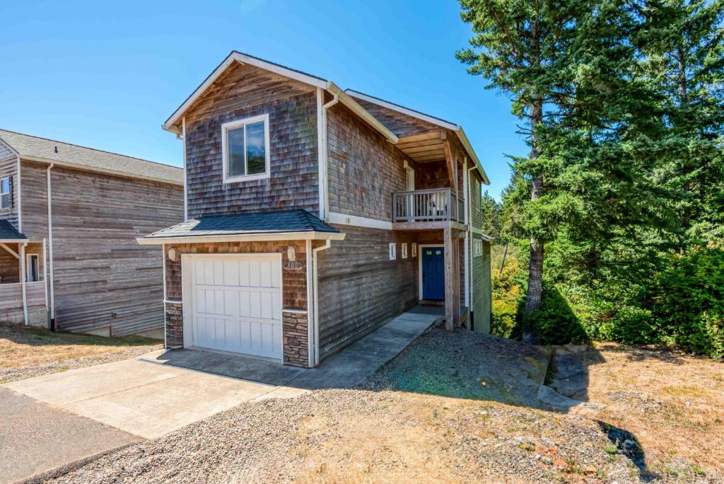 Ocean Pines, Tillamook