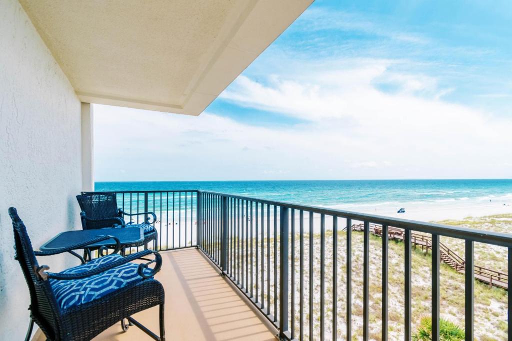 Sunset Serenade, Navarre