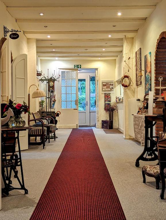 Entrance, Hotel Schweizerhaus in Lubeck