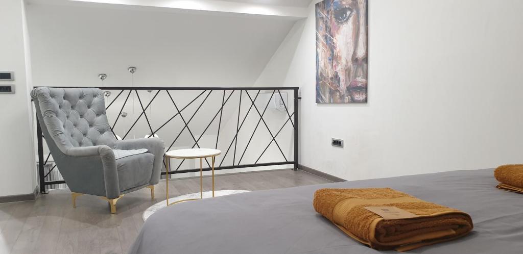Central Maisonette - 2