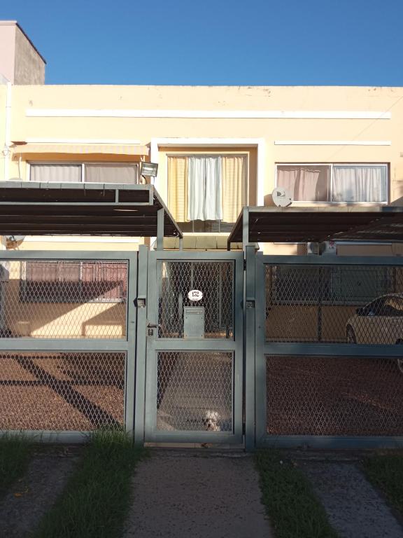 MRU Colón aparts, Colón