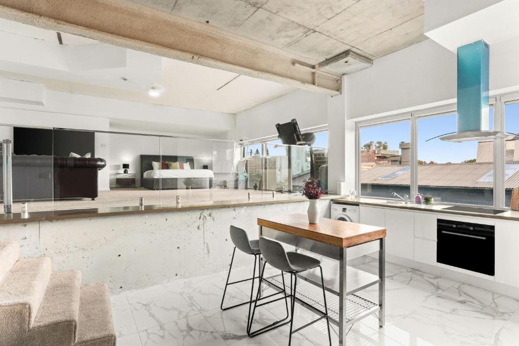 Inner West Delight l Studio by St Peters Station, Sydney