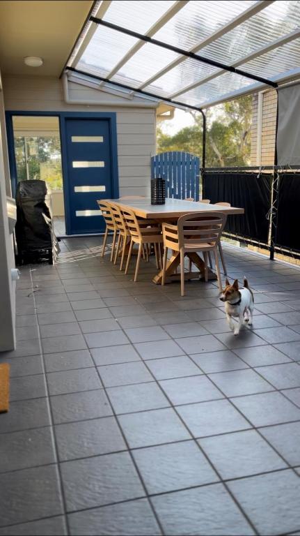 Banyan, 14 Montevideo Parade - Spacious pet friendly property with air con and WiFi, Nelson Bay
