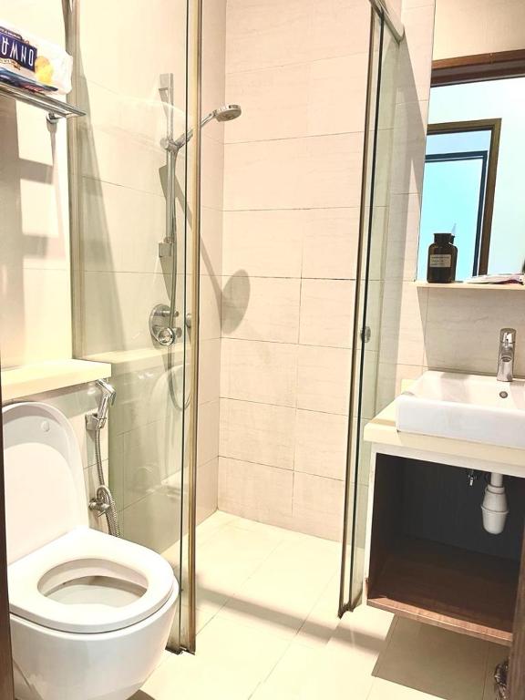 2 BR with city view near Subway in central photo