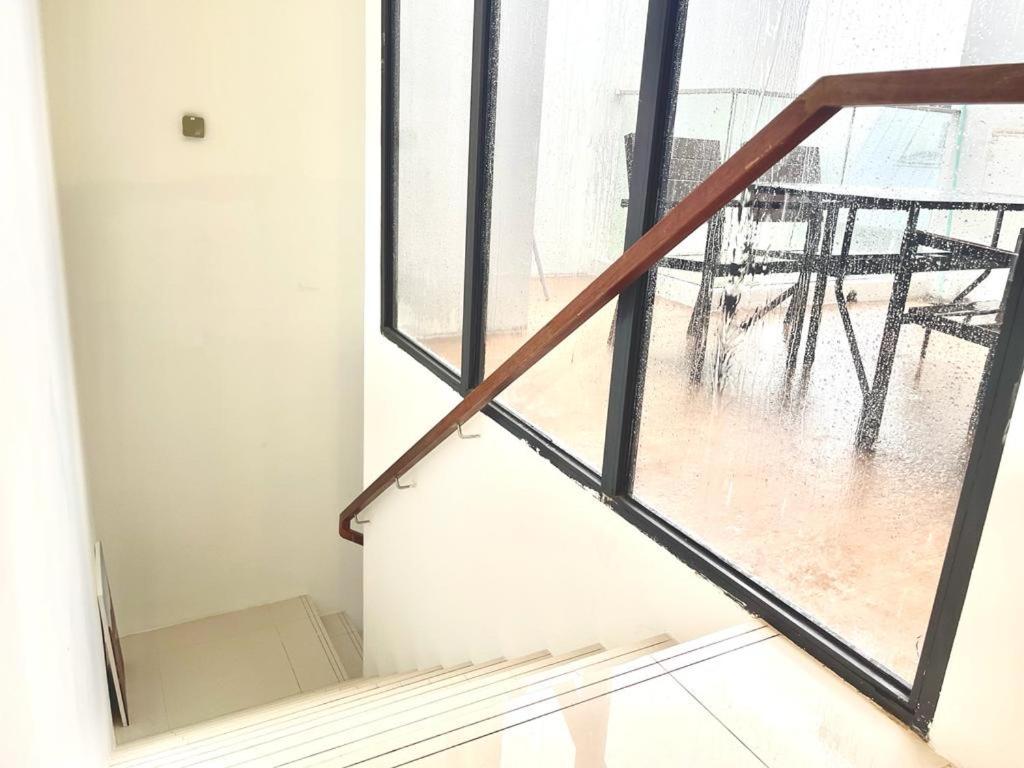 2 BR with city view near Subway in central photo