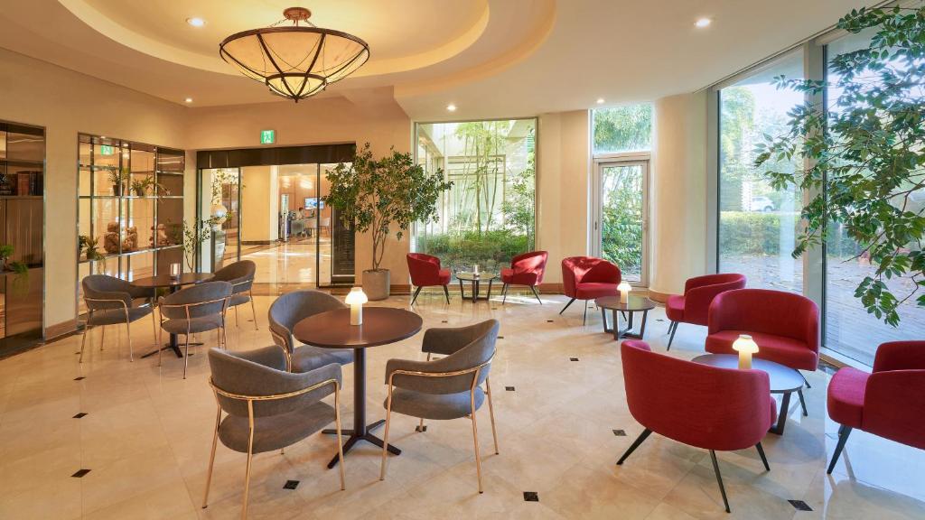 Shared lounge/TV area