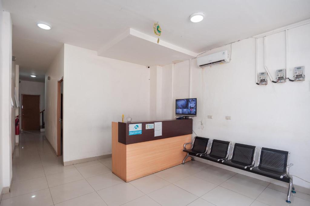 OYO 90180 Ava Guesthouse photo