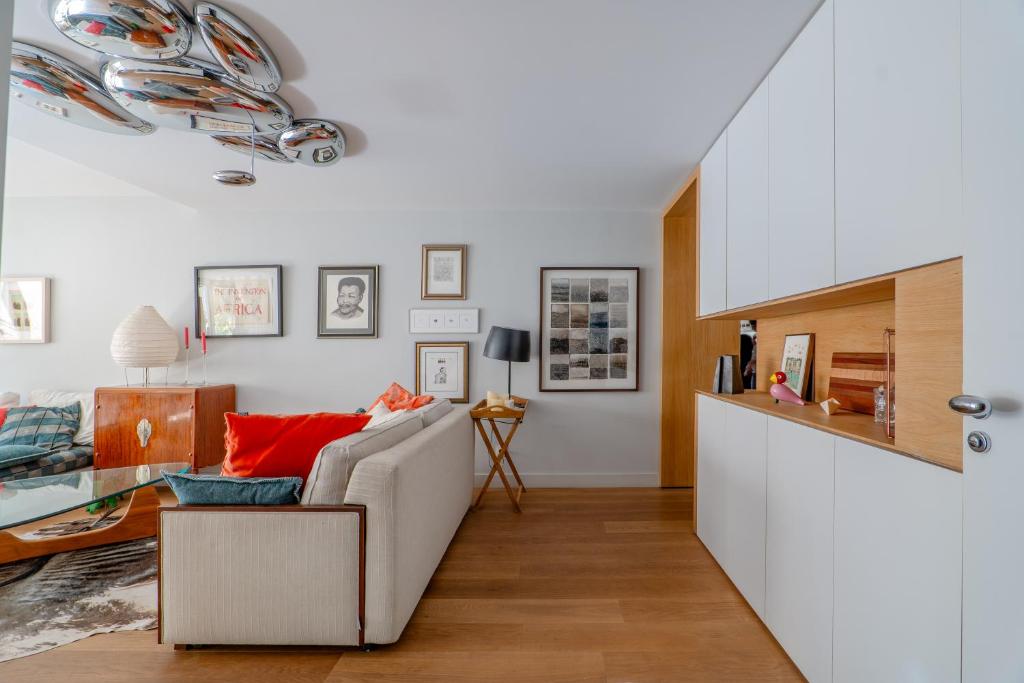 Veeve - Mid-century Maestro - 4