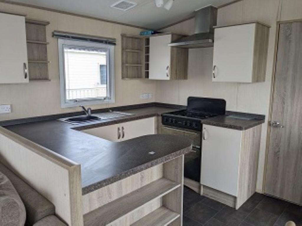 Stay at Lovely 8 Berth Caravan With Wifi At Steeple Bay In Essex Ref 36069e in East of England, England photo 4