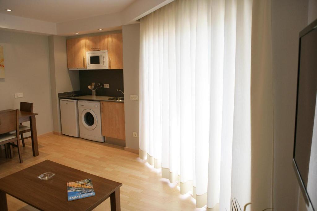 Hotel Acapulco — Hotel rooms in Lloret de Mar, Catalonia