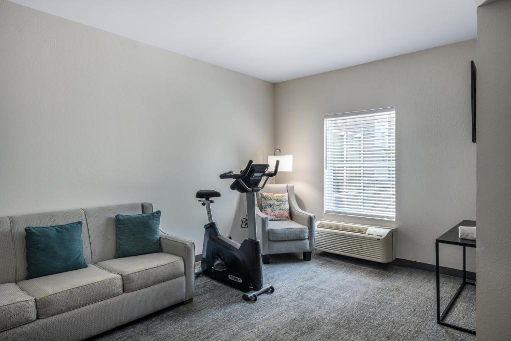 TRYP by Wyndham Tallahassee North I-10 Capital Circle photo