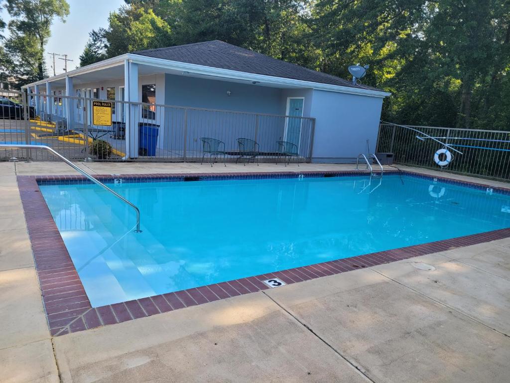 Super 8 By Wyndham Arkadelphia Caddo Valley Area photo